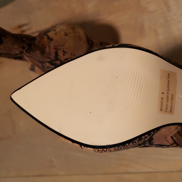 LEMON DROP BY PRIVILEGED  SNAKESKIN PRINT FABRIC STILETTO PEEP TOE BOOTS SZ 8 - Picture 8 of 15